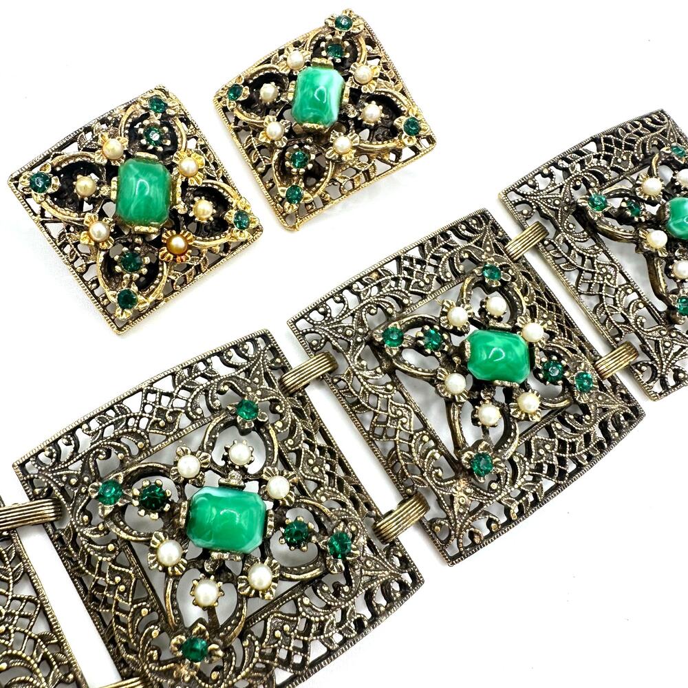 Vintage gold tone green rhinestones cabochons bracelet clip on earrings